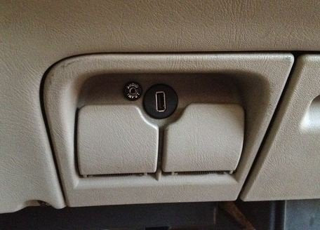 Xtenzi USB Extension Socket in Car Marine Dashboard Flush Mount Lead Cable Mounting Panel Charge and sync for Mobile/Tab, 1 Meter